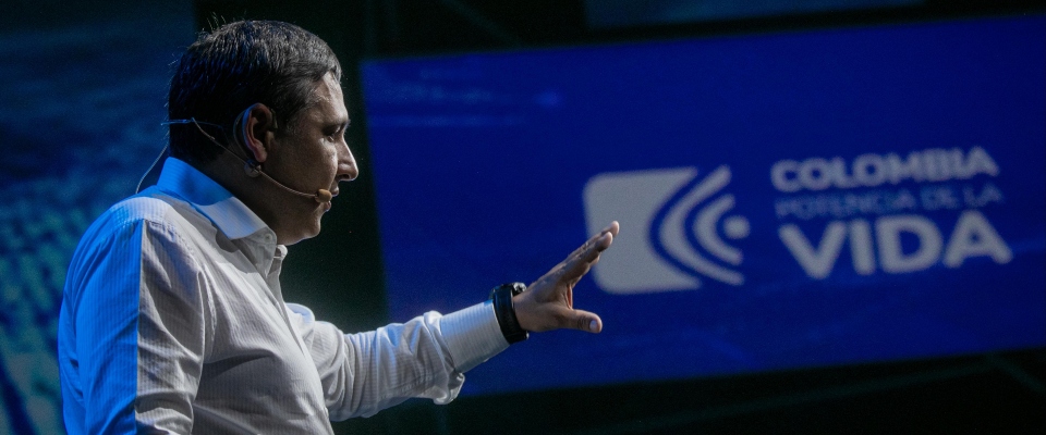 Foto del ministro TIC en lanzamiento de Colombia PotencIA Digital