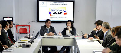 La ministra TIC, Sylvia Constaín, y el registrador nacional, Juan Carlos Galindo, instalaron la Mesa de Control de Comunicaciones