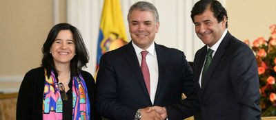 El Presidente Iván Duque, en compañía de la Ministra de TIC, agradece a César Cernuda, Presidente de Microsoft para América Latina, por “el gran esfuerzo que viene adelantado” esa compañía con las plataformas públicas de formación para el empleo.