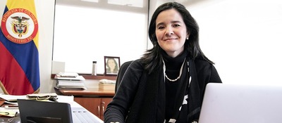 Ministra TIC, Sylvia Constaín.