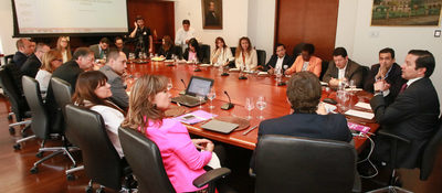 David Luna reunido con los directores de los canales regionales