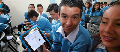 Con las tabletas y computadores que entrega el Ministerio TIC, estudiantes y docentes colombianos experimentan nuevas formas de aprender
