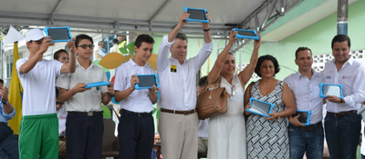 Presidente Santos y Ministro Luna entregaron tabletas y portátiles para el desarrollo de Florencia