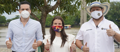 Ministra de las TIC, Karen Abudinen; el gobernador de Córdoba, Orlando Benítez; y el alcalde de Montería, Carlos Ordosgoitia