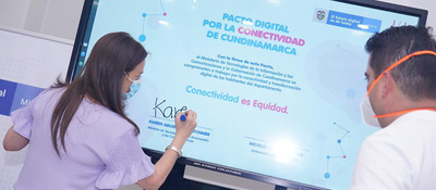Ministra de las TIC Karen Abudinen