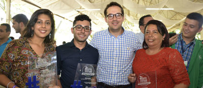 Viceministro TIC - Juan Sebastián Rozo con ganadores de Premios Nacionales a la Movilización Digital