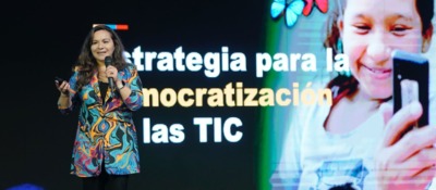 La ministra, Sandra Urrutia, presentó la estrategia de democratización de las TIC y sus pilares, entre los que destacó la conectividad como el primero de los ejes sobre el que se asentará la política TIC durante el actual cuatrienio.