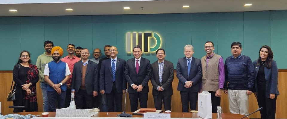 Foto de los asistentes a la reunión Foto de los asistentes a la reunión