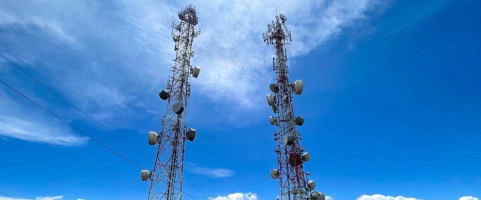 Foto de antenas de comunicaciones