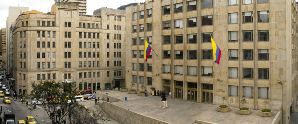Foto de la fachada del edificio Murillo Toro Foto de la fachada del edificio Murillo Toro