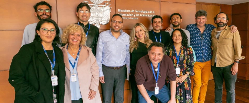 Foto del Ministerio TIC y los representantes de la industria audiovisual