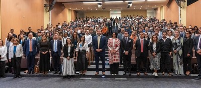 Foto del Ministro TIC junto a conferencias y masterclass en el lanzamiento de AvanzaTEC Foto del Ministro TIC junto a conferencias y masterclass en el lanzamiento de AvanzaTEC