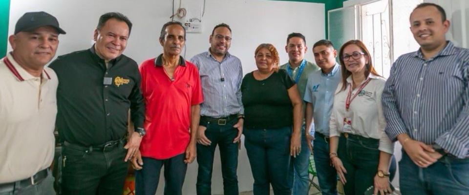 Foto del ministro TIC en el proyecto 'Hogares Conectados' en el Área Metropolitana de Cúcuta Foto del ministro TIC en el proyecto 'Hogares Conectados' en el Área Metropolitana de Cúcuta
