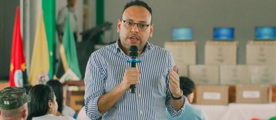 Foto del ministro Julian Molina