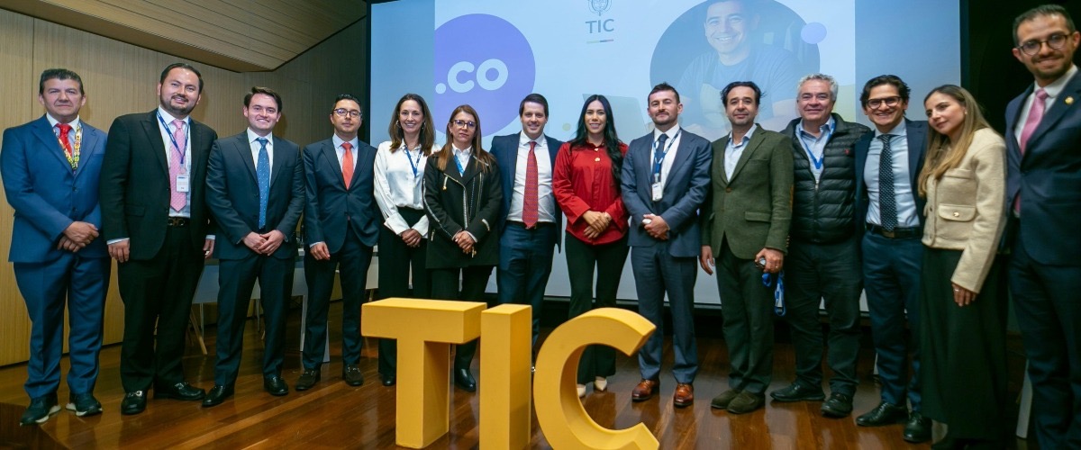 Foto de los integrantes del equipo PuntoCo Foto de los integrantes del equipo PuntoCo