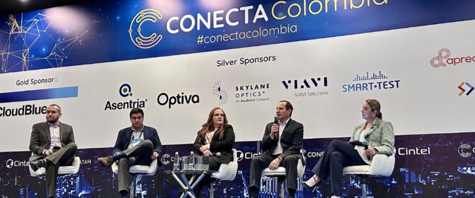 Foto de moderadores del evento Foto de moderadores del evento