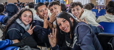 Foto de un grupo de jovenes Foto de un grupo de jovenes