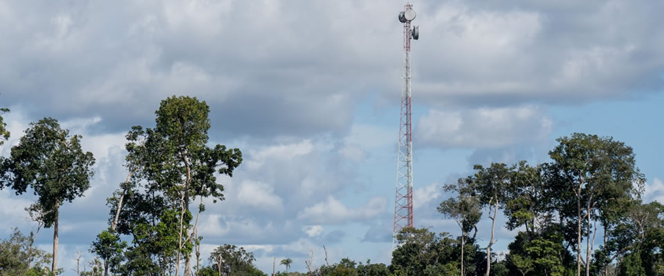 Foto de antena de comunicaciones