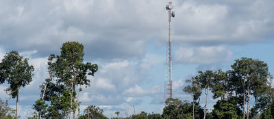 Foto de antena de comunicaciones Foto de antena de comunicaciones