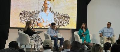 Foto del lanzamiento de “El Fotógrafo de la Revolución”