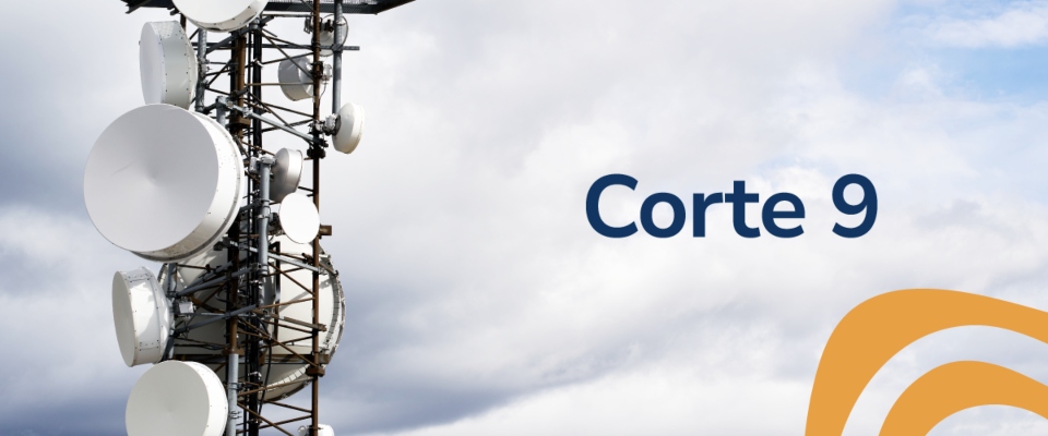 Foto de antena de telecomunicaciones