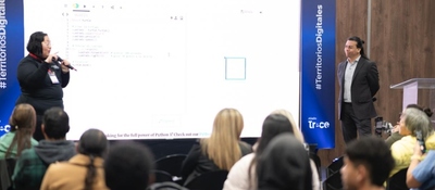 Foto del viceministro (e) en charla en Colombia 4.0