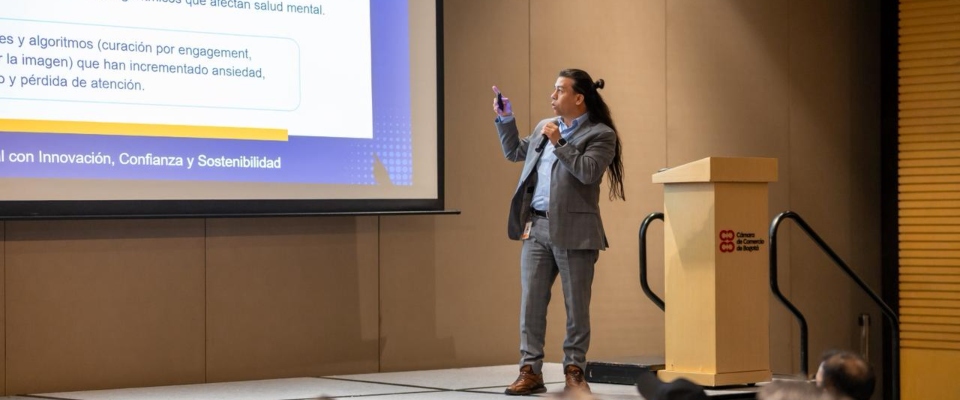 Foto del viceministro (e)