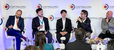 Foto de presentadores del panel