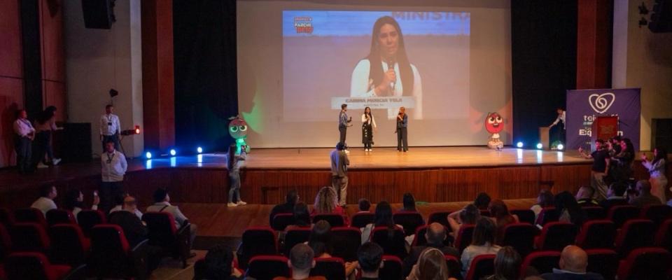 Foto de la ministra TIC en evento de presnetación de las 'Historias del Cambio'