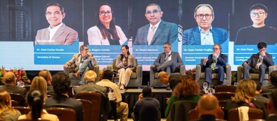 Foto de represntantes de Colombia y China