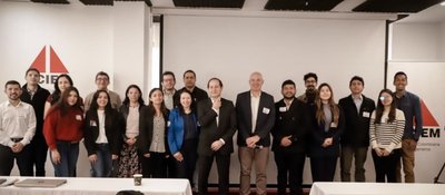 Foto de participantes en el curso