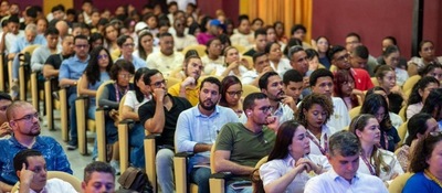 Foto de servidores públicos asistentes al taller