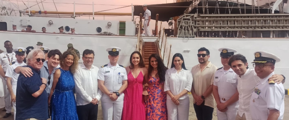 Foto de equipo de Ministerio TIC y RTVC