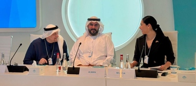 Foto de Ministra TIC con lideres de Dubai