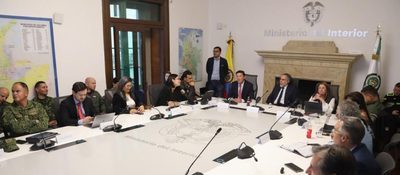 Funcionarios del Gobierno y Fuerza Pública se reúnen en el Ministerio del Interior en Puesto de Mando Unificado para coordinar el proceso electoral