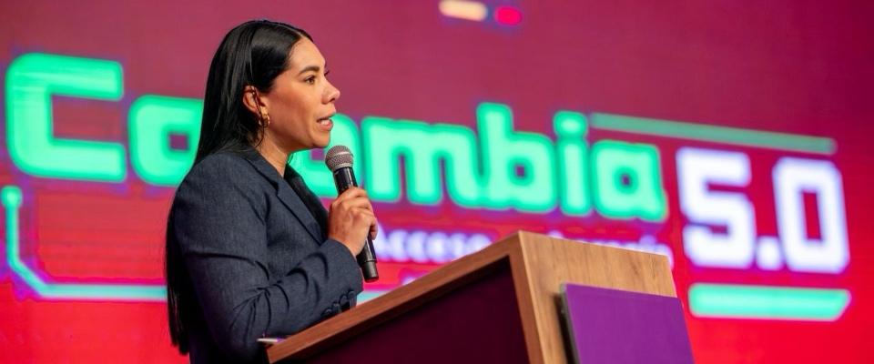 Minstra TIC habla en un escenario de Colombia 5.0 sobre la ruta digital hacia 2030 y el cierre de brechas tecnológicas