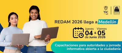 Dos mujeres con portátiles acompañan anuncio de jornada REDAM 2026 en Medellín para autoridades y ciudadanía