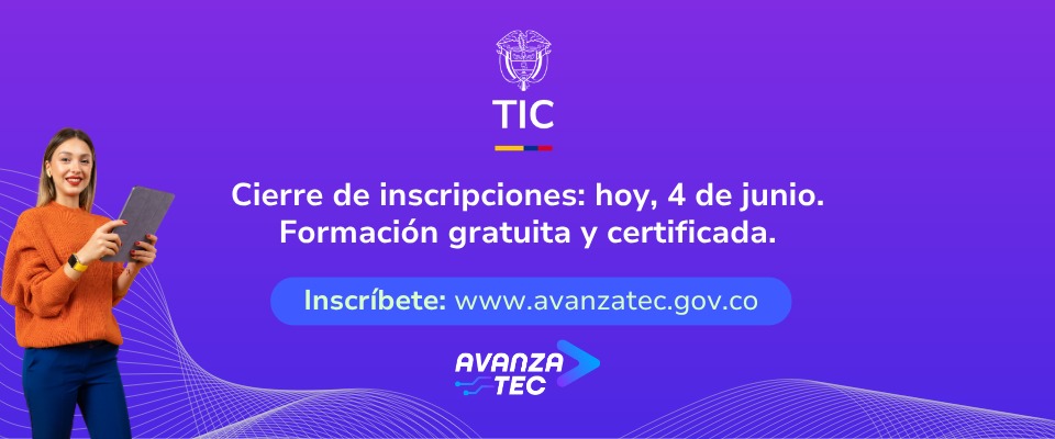 Joven con tableta acompaña anuncio del cierre de inscripciones de AvanzaTEC para formación gratuita y certificada.