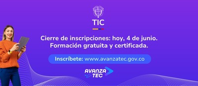 Joven con tableta acompaña anuncio del cierre de inscripciones de AvanzaTEC para formación gratuita y certificada.