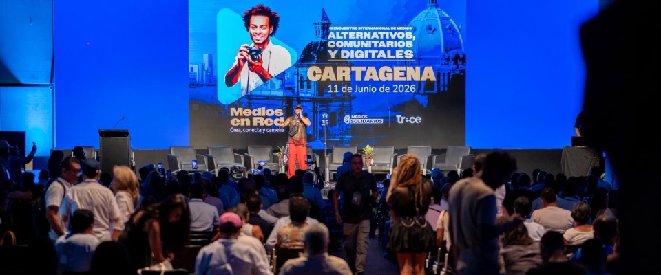 Auditorio lleno en Cartagena durante encuentro de medios alternativos, comunitarios y digitales para dialogar sobre comunicación.