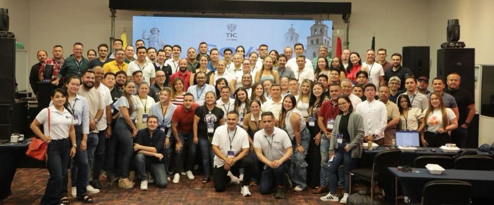Más de 150 líderes TIC posan en encuentro realizado en Cúcuta para fortalecer la agenda digital de los Santanderes