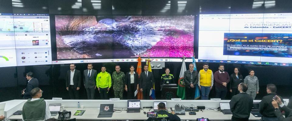 Autoridades y entidades del Estado participan en un centro de monitoreo para atender riesgos digitales y desinformación
