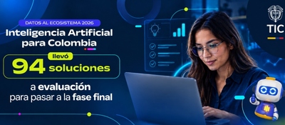 Mujer con gafas usa un portátil junto a un robot; fondo azul con gráficos y texto sobre 94 soluciones de inteligencia artificial.