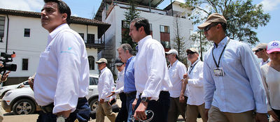 Presidente Juan Manuel Santos y Ministro Luna en zona de desastre en Mocoa