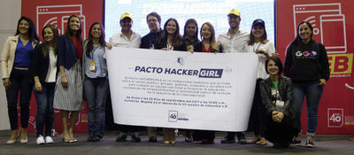 El ‘Pacto por más mujeres hacker’ se firmó en Colombia 4.0