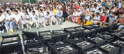 Entrega de tabletas en Puerto Colombia