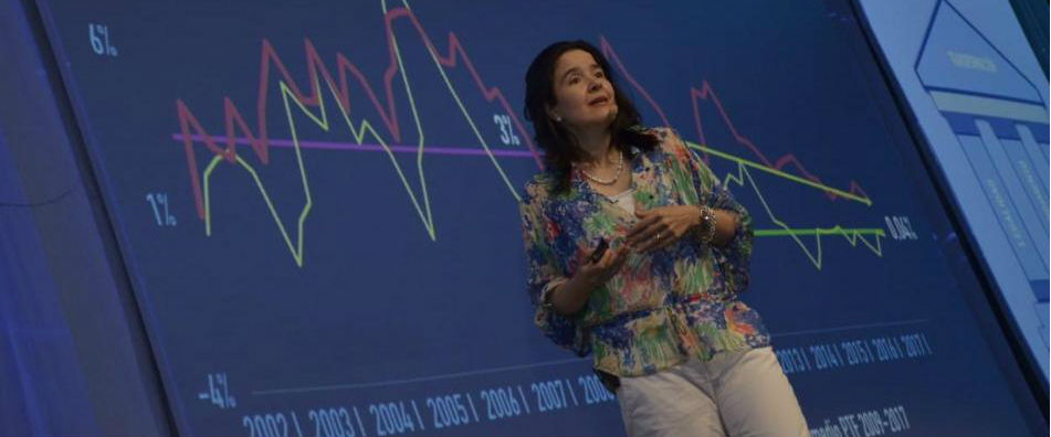 Sylvia Constaín, ministra de las Tecnologías de la Información y las Comunicaciones del gobierno de Iván Duque, lideró el proyecto en el Congreso. Sylvia Constaín, ministra de las Tecnologías de la Información y las Comunicaciones del gobierno de Iván Duque, lideró el proyecto en el Congreso.