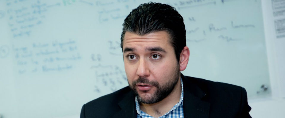 Ciudadanos y los empleados del gobierno recibirán capacitación en línea sobre habilidades técnicas a la medida, como Inteligencia Artificial y transformación digital. Ciudadanos y los empleados del gobierno recibirán capacitación en línea sobre habilidades técnicas a la medida, como Inteligencia Artificial y transformación digital.
