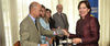 viceministra María Isabel Mejía recibe Premio Respuesta 2014