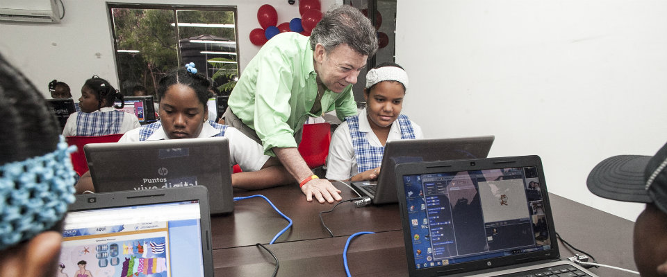Presidente Santos en la inauguración de Punto Vive Digital Presidente Santos en la inauguración de Punto Vive Digital